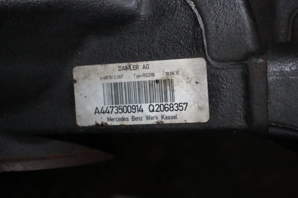 Mercedes-Benz Vito / V-Class W447 Rear Differential - Image 2