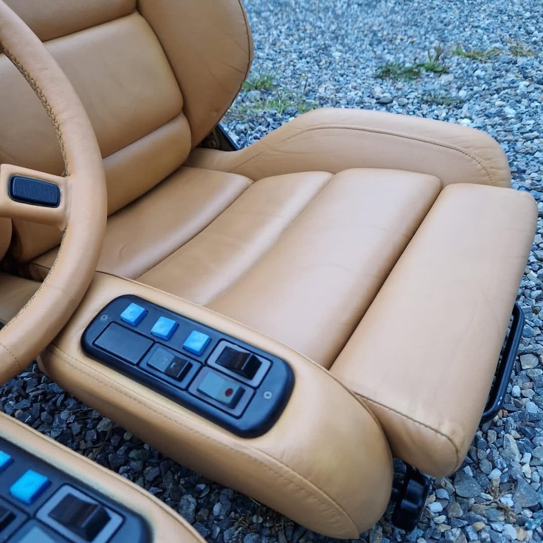 Recaro Classic Seats Pair – Palomino Leather and Steering wheel - Image 7