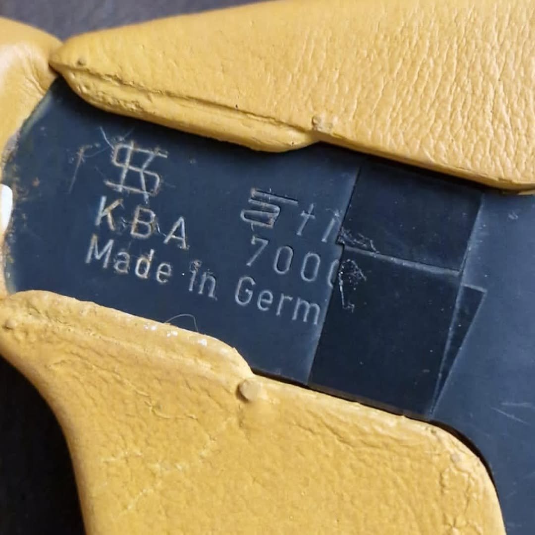 Recaro Classic Seats Pair – Palomino Leather and Steering wheel - Image 4