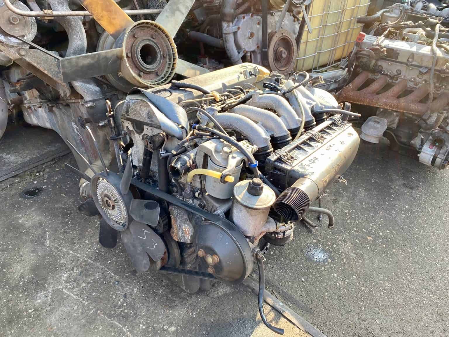 Mercedes-Benz OM602 2.5L Diesel Engine with Gearbox - Image 5