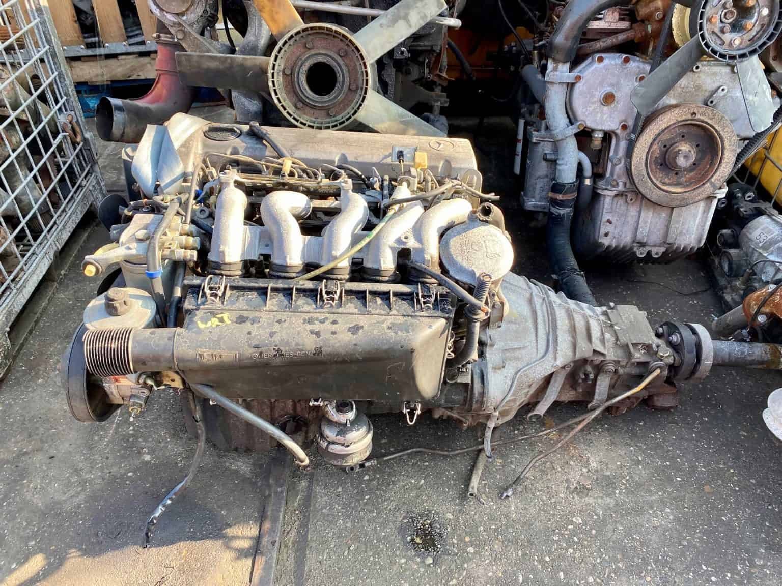 Mercedes-Benz OM602 2.5L Diesel Engine with Gearbox