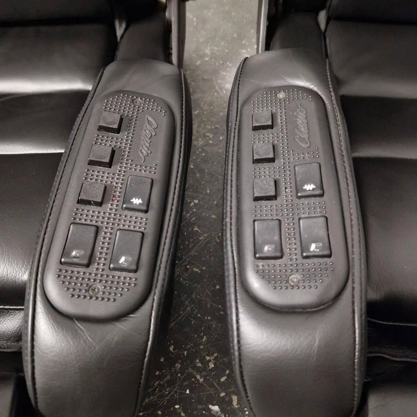 RECARO Classic Seats for Mercedes-Benz – Black Leather - Image 3