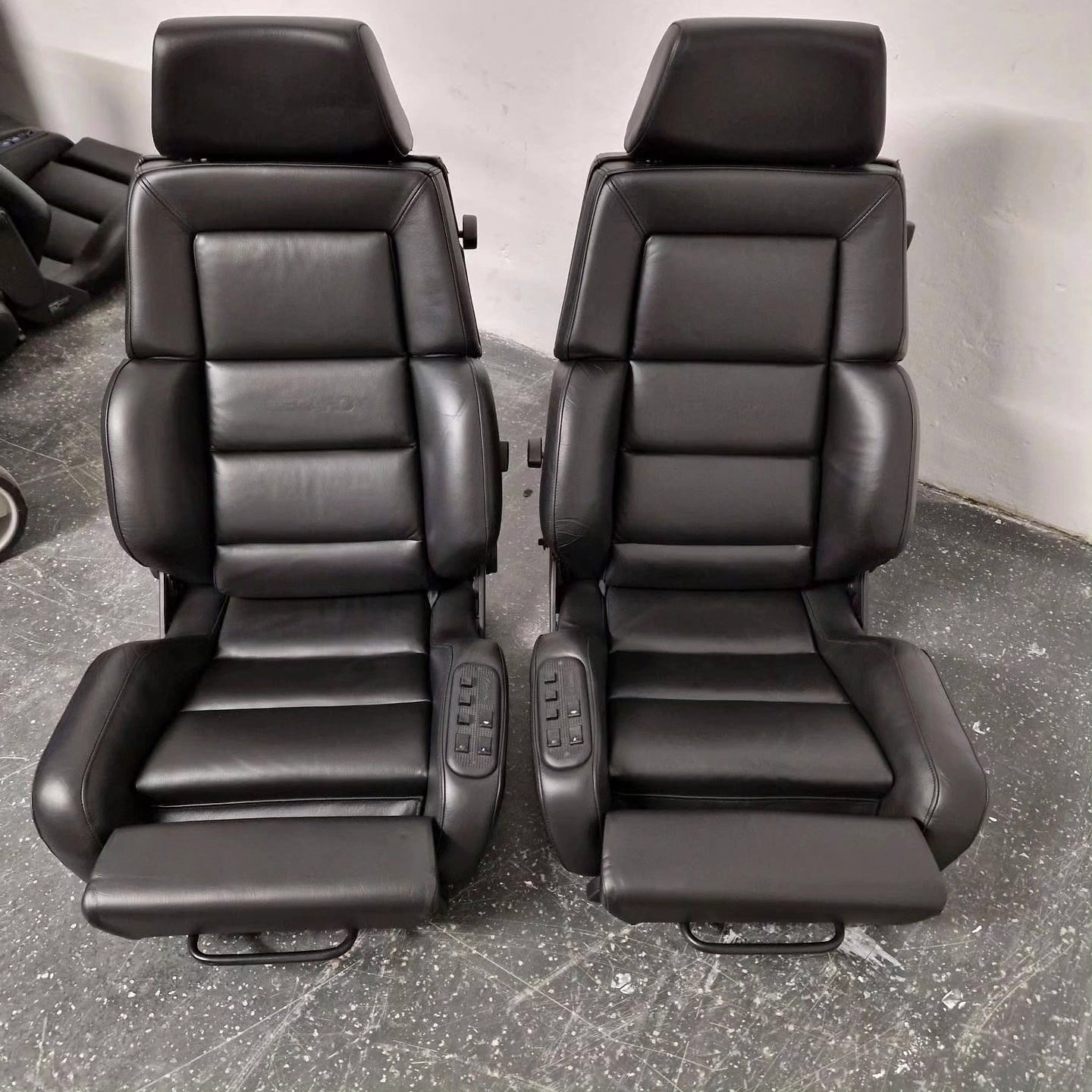 RECARO Classic Seats for Mercedes-Benz – Black Leather - Image 4