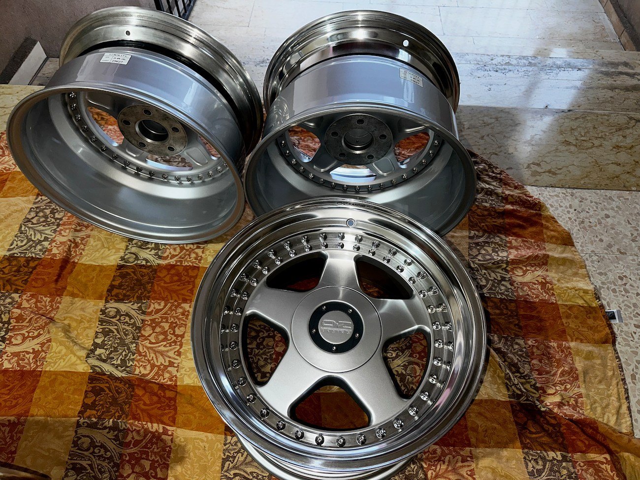 OZ Racing Futura 17″ 3-Piece Staggered Wheels - Image 4